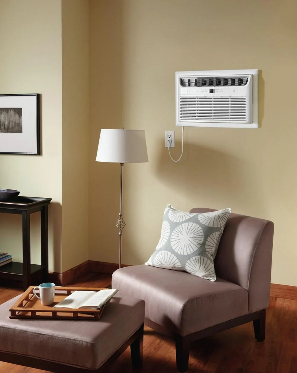 White 14000 BTU Wall Air Conditioner H4125