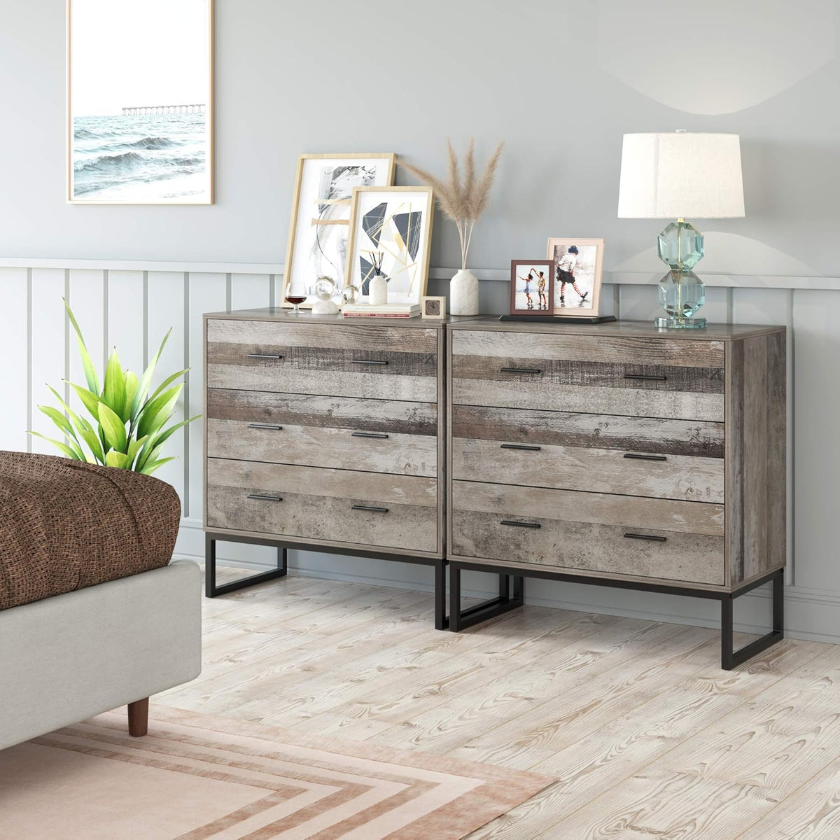 3 Drawer Chest Dresser with Solid Wood Frame and Metal Legs H41500