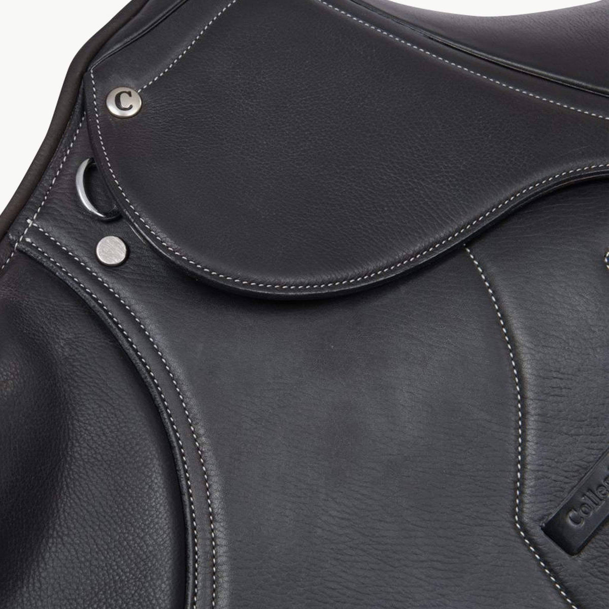 Black Close Contact Saddle V6089