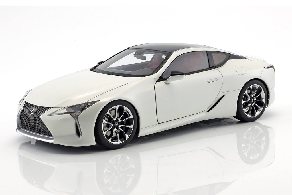 Metallic White 1/18 Model Car G9121