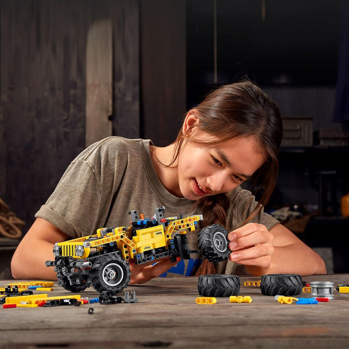 LEGO Technic Jeep Wrangler 4x4 Toy Car 42122 Model Building Kit L953571