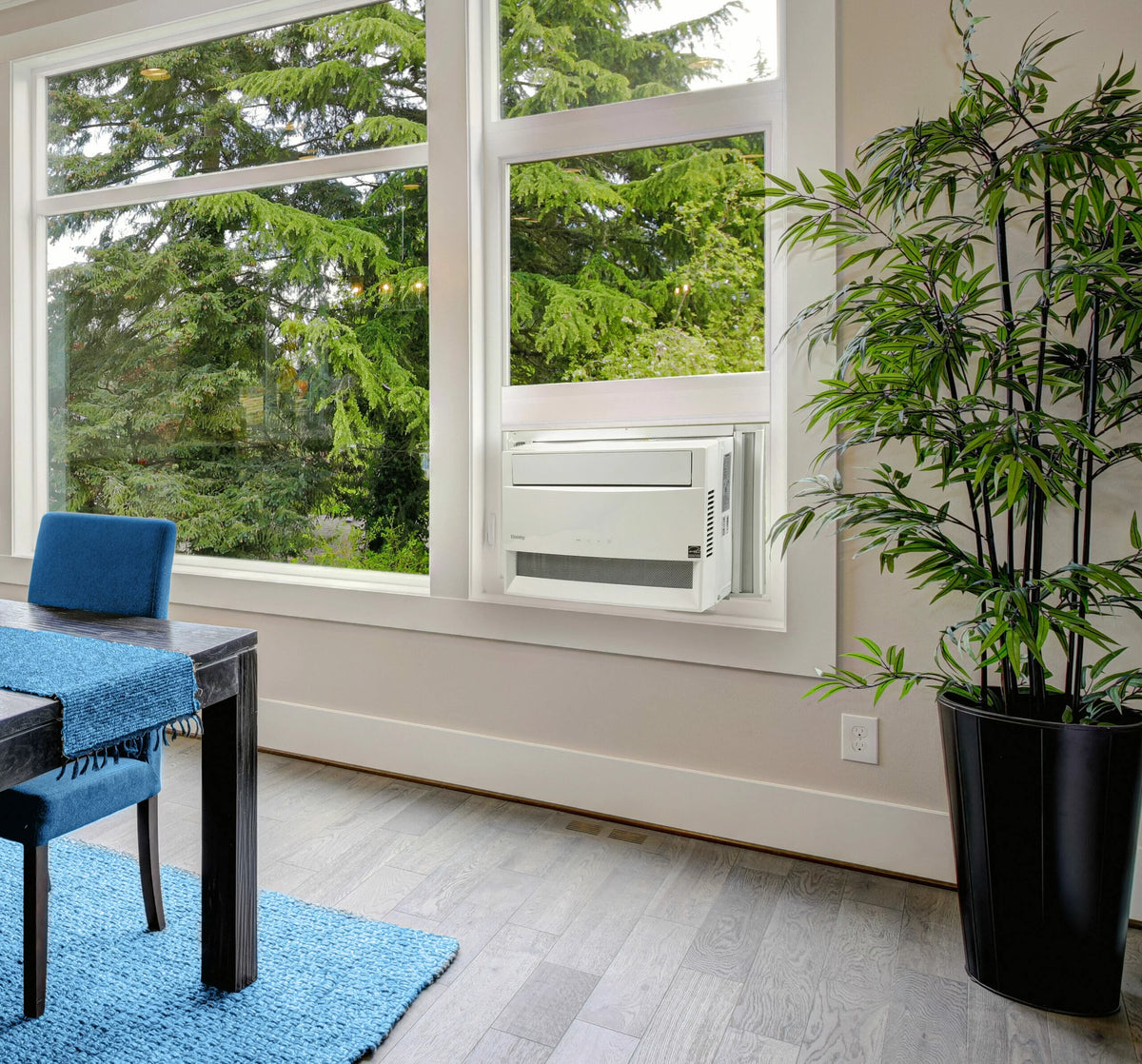 12,000 BTU White Window AC R1480