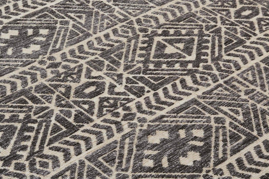 Gray/Black/Ivory 3'6" x 5'6" Stain Resistant Water Resistant Fade Resistant Accent Rug A95175