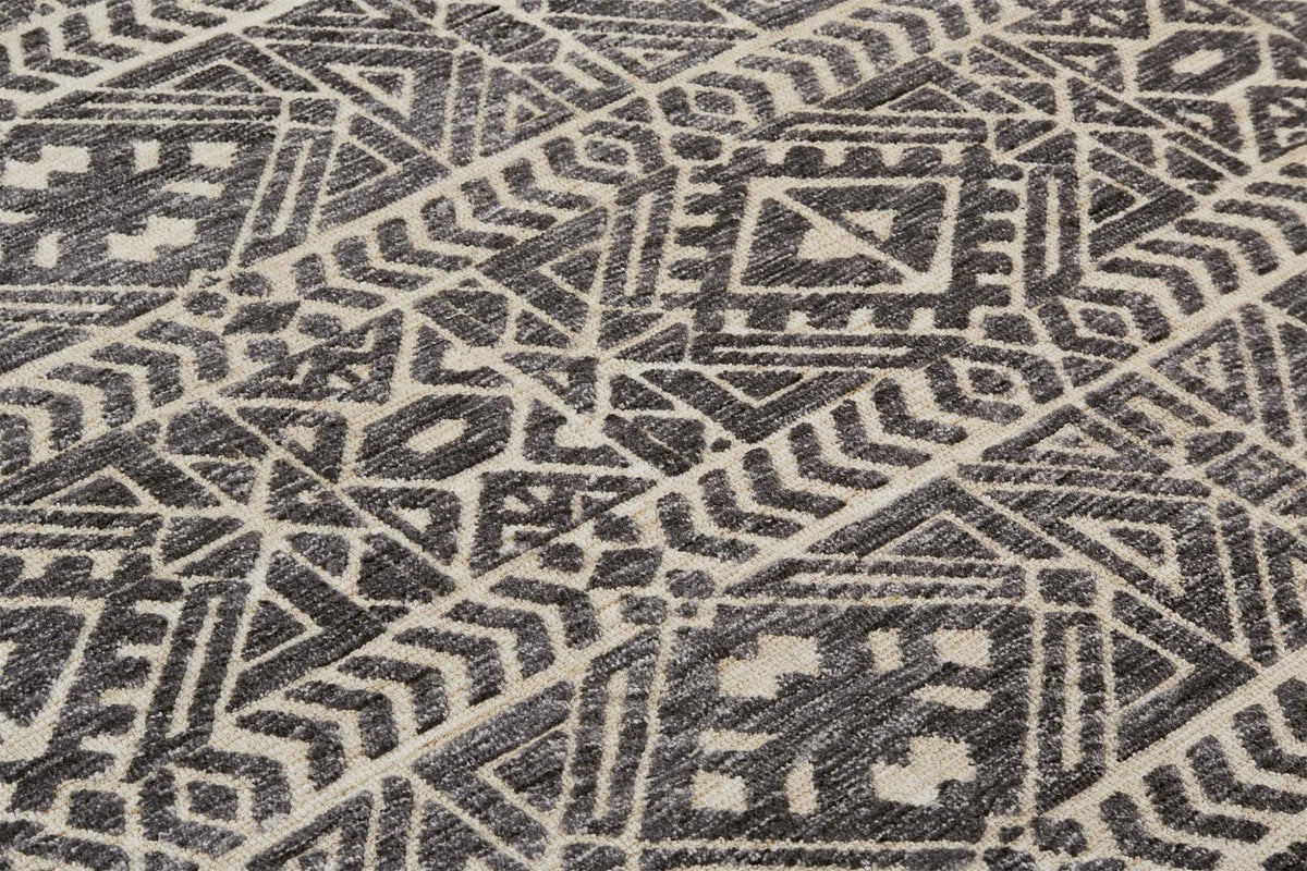Gray/Black/Ivory 3'6" x 5'6" Stain Resistant Water Resistant Fade Resistant Accent Rug A95175