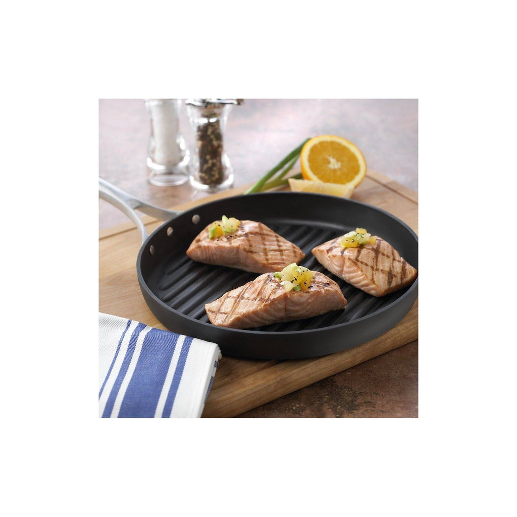 Nonstick 8 inch Omelette Pan E884764