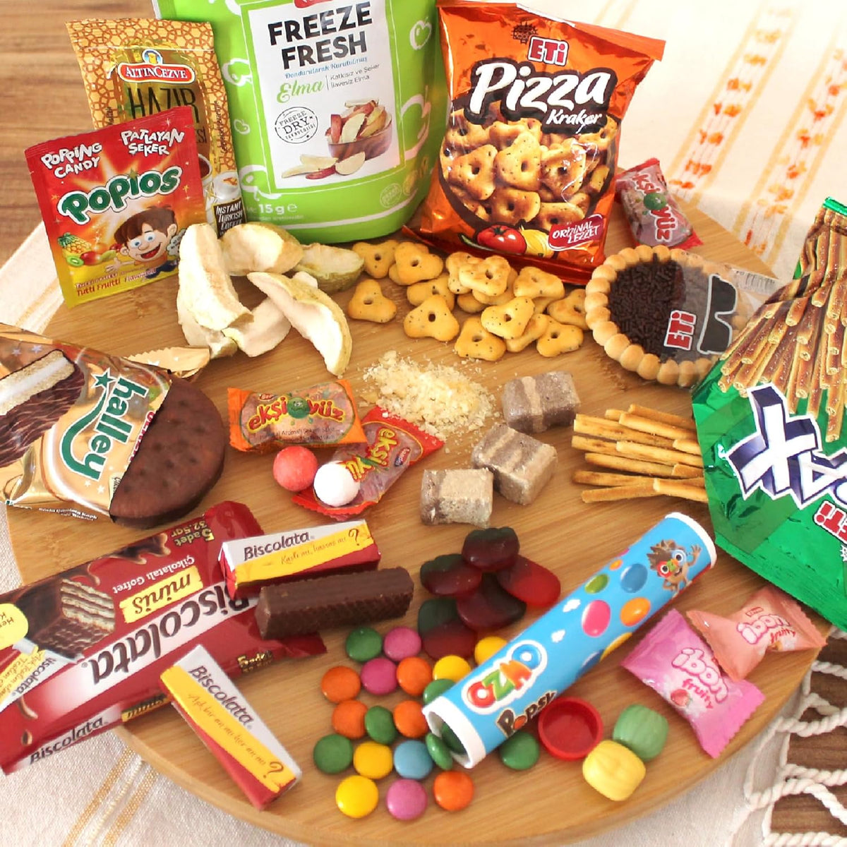 12 Different Snacks Variety Pack with 15+ Pieces Count A60997