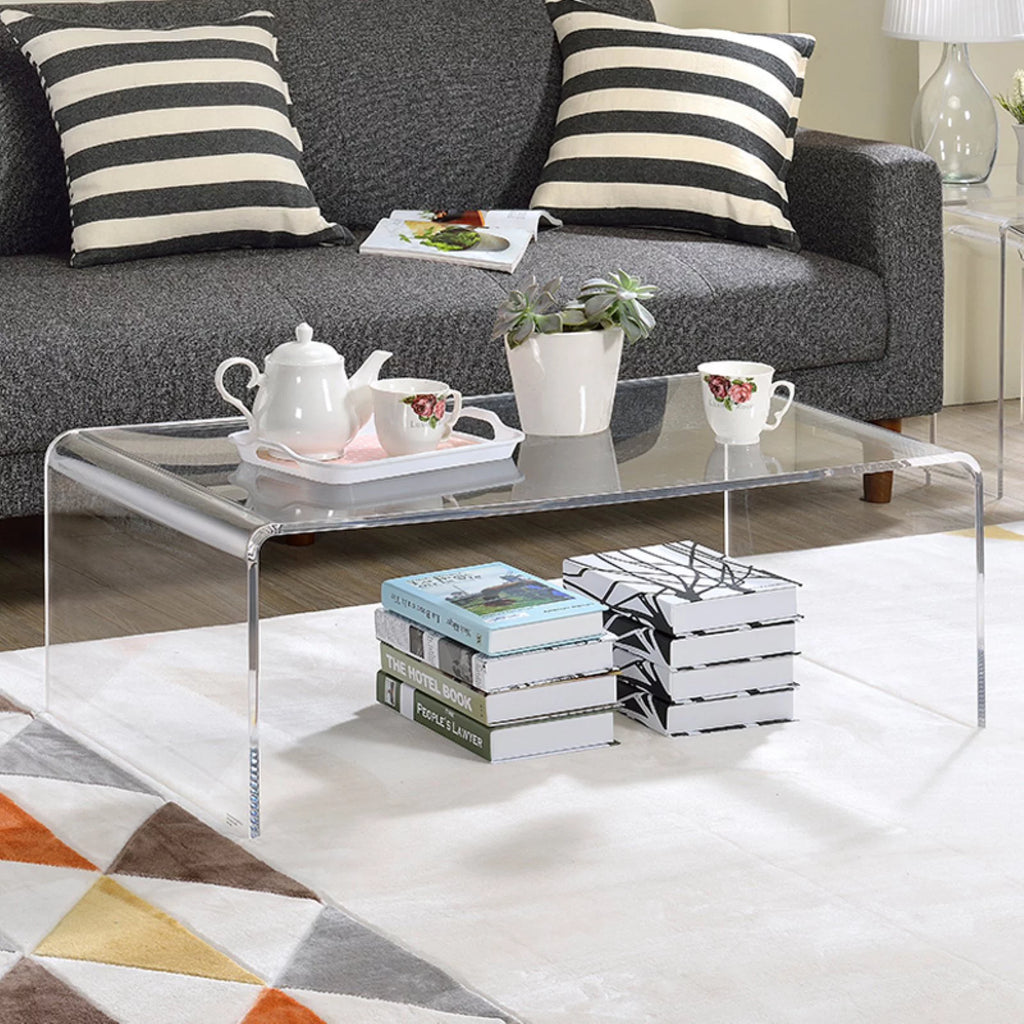 Lucite and Acrylic Coffee Table in Clear F86149