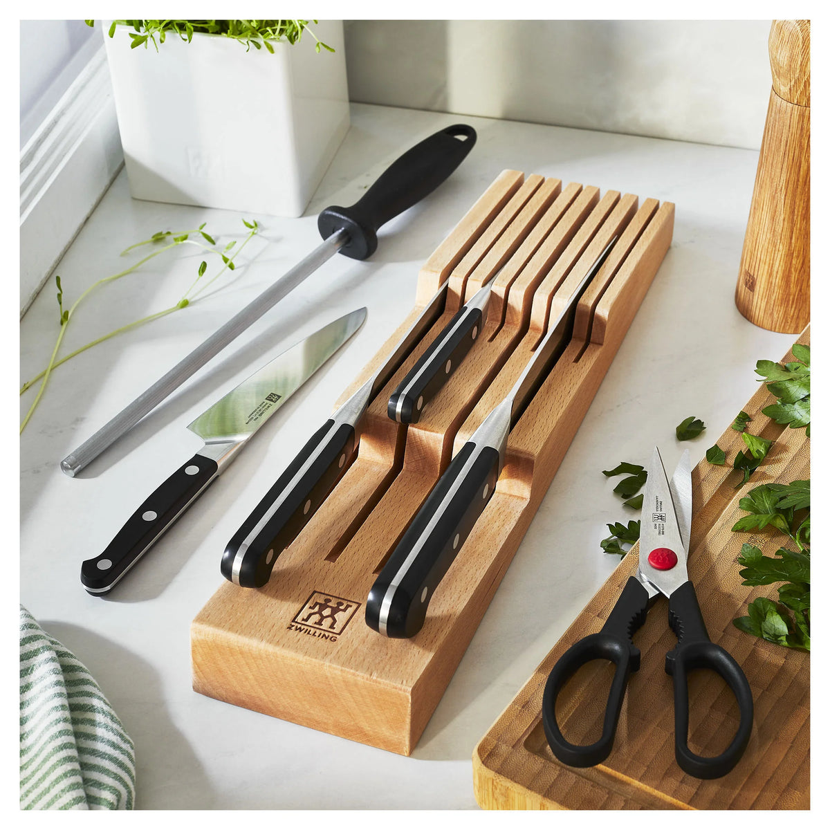 7 Pc Knife Set with In-Drawer Knife Tray K181