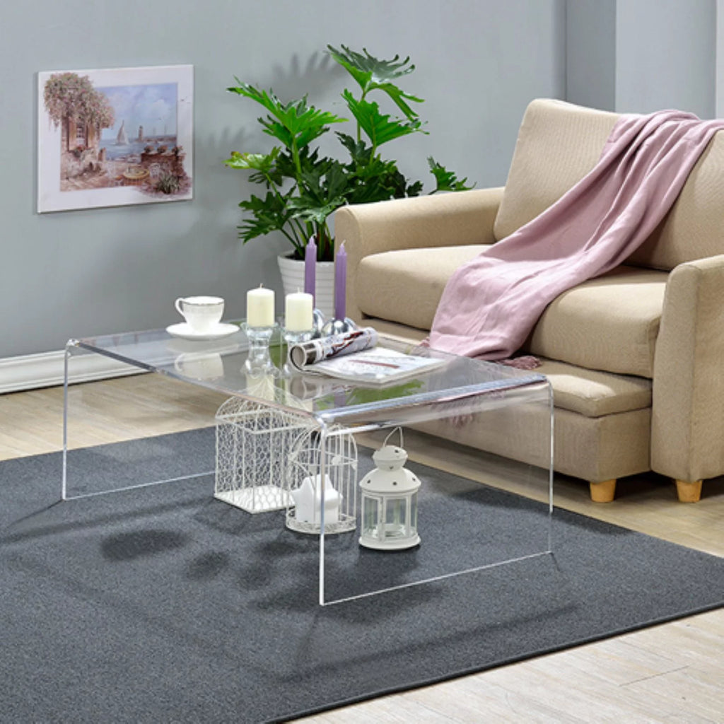 Lucite and Acrylic Coffee Table in Clear F86149