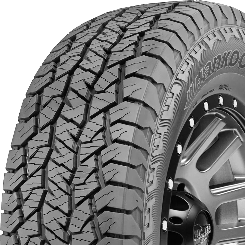 255/70R18 113T Tire X66637