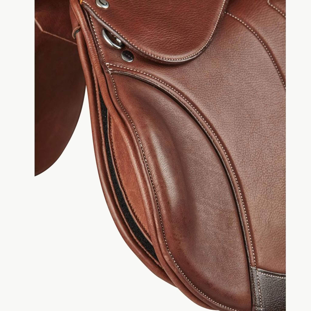 Black Close Contact Saddle V6089