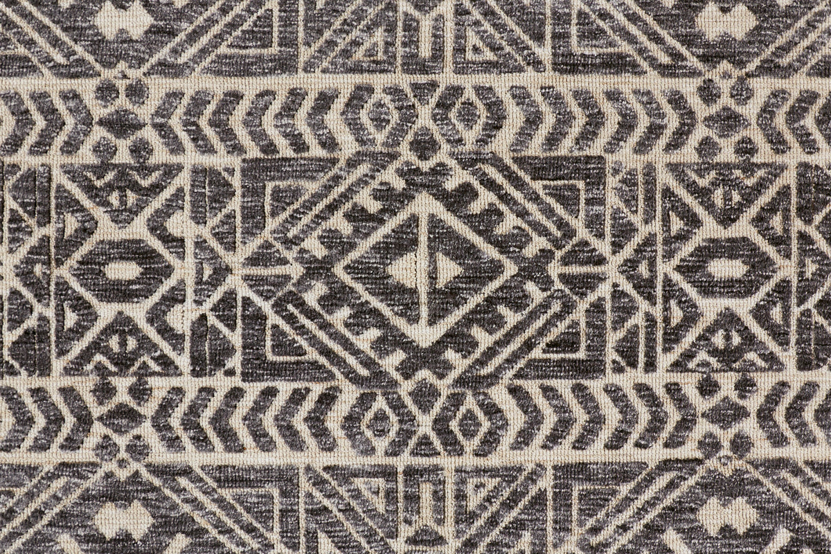 Gray/Black/Ivory 3'6" x 5'6" Stain Resistant Water Resistant Fade Resistant Accent Rug A95175